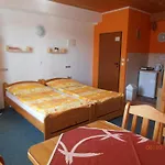 بيت ضيافة Zeleny Dom *